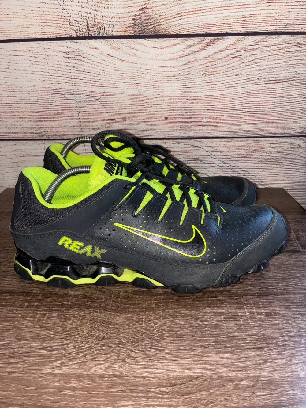 Pre Owned Nike Reax 8 TR Anthracite Black Volt Men’s Size 11.5